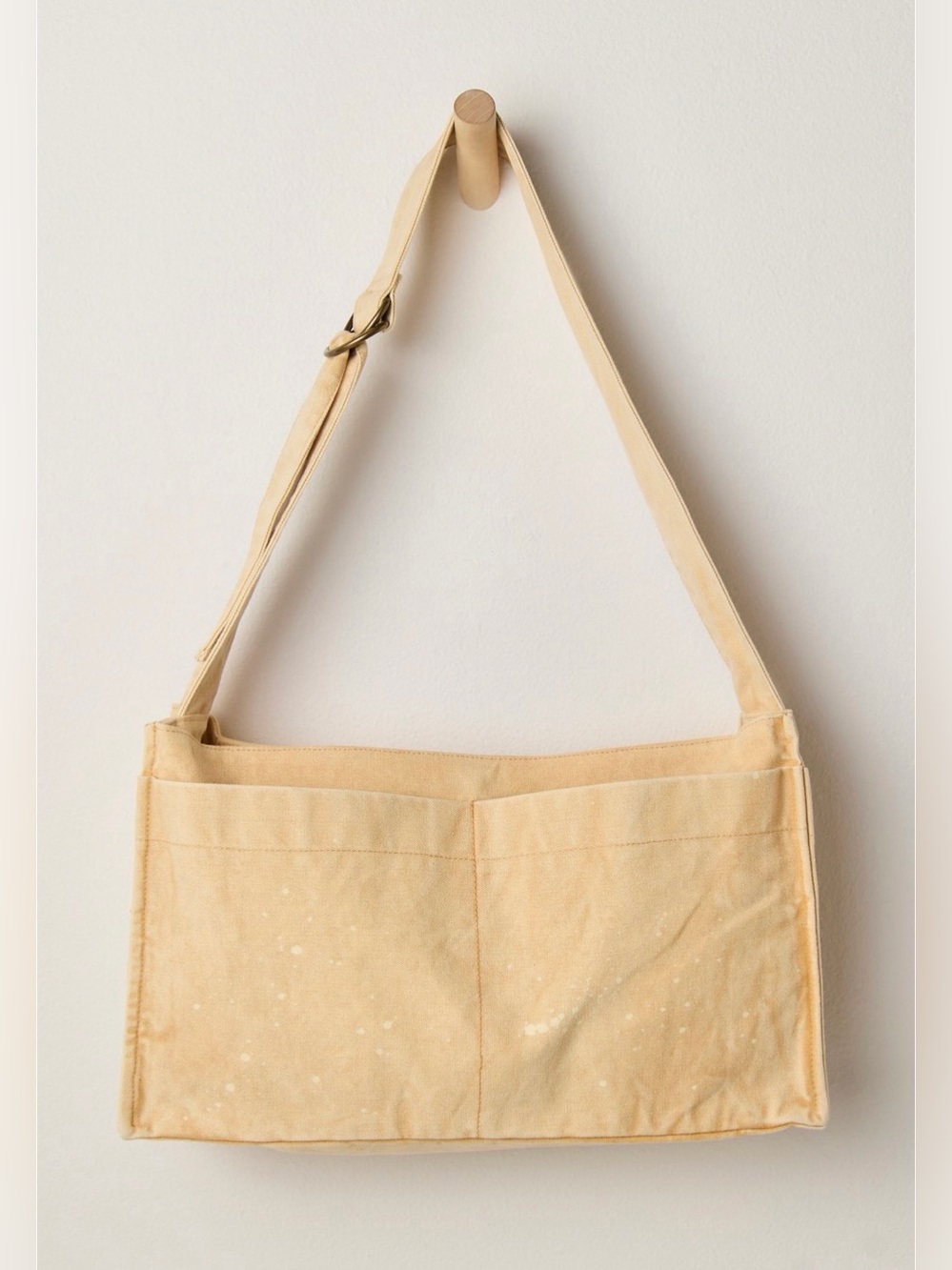 Free People Camp Crush Sling Bag NWT $78 Neutral - Picture 3 of 8